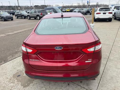 2016 Ford Fusion SE