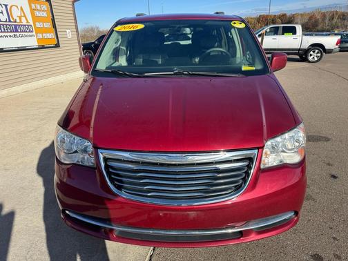 2016 Chrysler Town & Country Touring