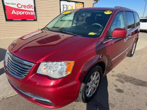 2016 Chrysler Town & Country Touring