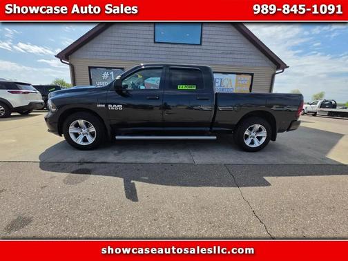 Brilliant Black Crystal Pearl 2016 RAM 1500 Sport