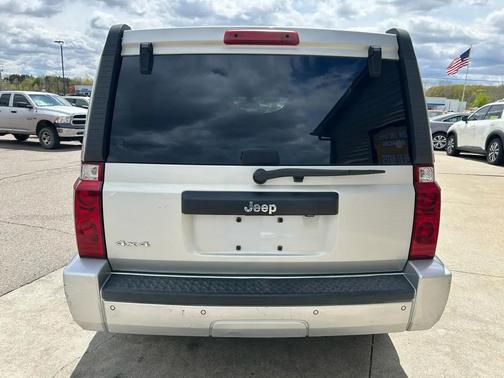 Bright Silver Metallic Clearcoat 2008 Jeep Commander Sport