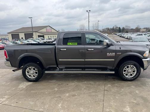 2018 RAM 2500 Laramie Crew Cab 4x4 6'4' Box