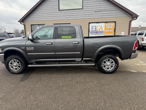 2018 RAM 2500 Laramie Crew Cab 4x4 6'4' Box