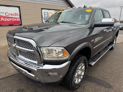 2018 RAM 2500 Laramie Crew Cab 4x4 6'4' Box