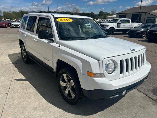 Bright White Clearcoat 2016 Jeep Patriot Latitude