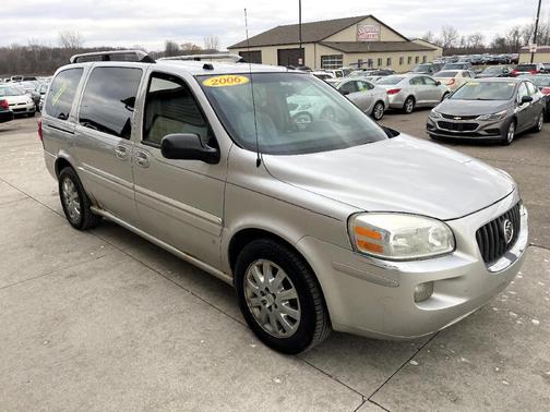 Photo 4 of 16 of 2006 Buick Terraza CXL