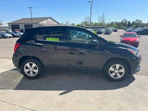 Mosaic Black Metallic 2019 Chevrolet Trax LS
