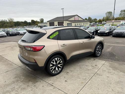2020 Ford Escape SE