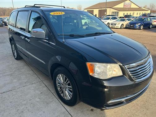 2014 Chrysler Town & Country Touring-L