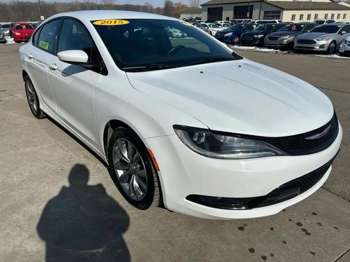2015 Chrysler 200 S