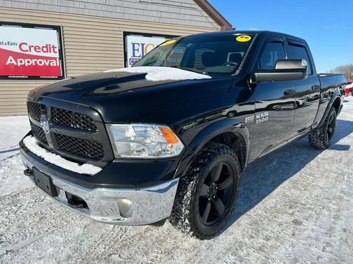 2017 RAM 1500 SLT
