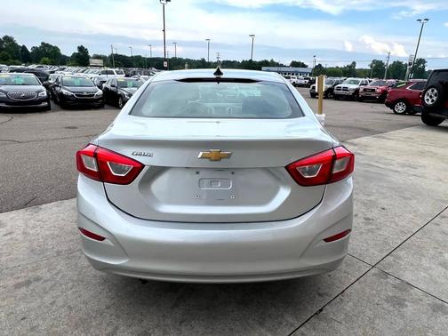 2018 Chevrolet Cruze LS