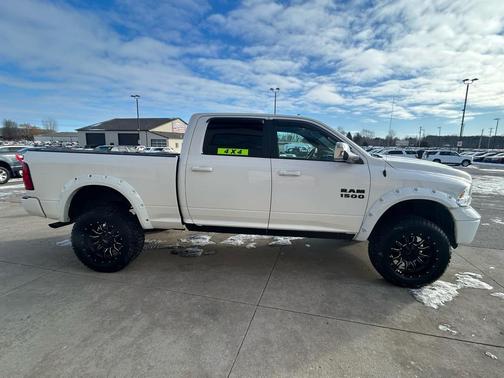 2017 RAM 1500 SLT