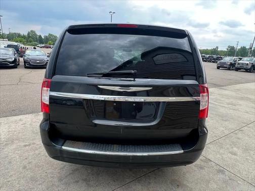 2011 Chrysler Town & Country Touring-L