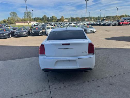 2017 Chrysler 300C Base