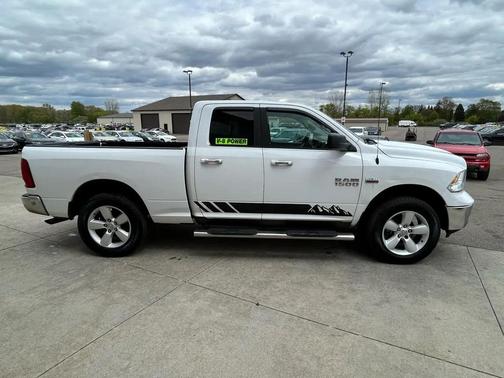 Bright White 2015 RAM 1500 SLT