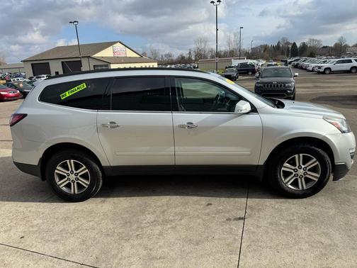 2017 Chevrolet Traverse 2LT