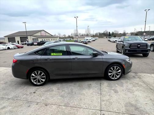 2016 Chrysler 200 S