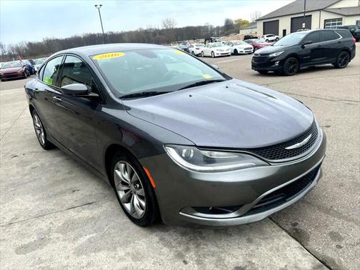 2016 Chrysler 200 S