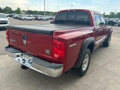 Red 2008 Dodge Dakota Laramie