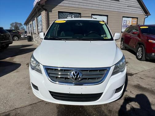 2013 Volkswagen Routan SE