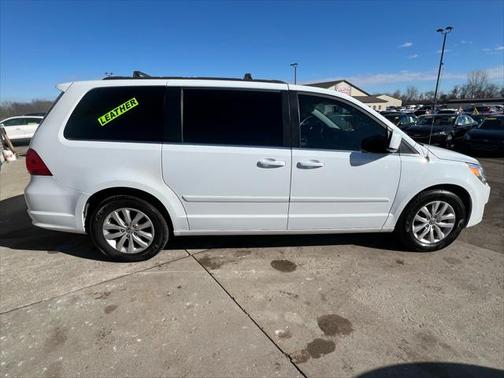 2013 Volkswagen Routan SE