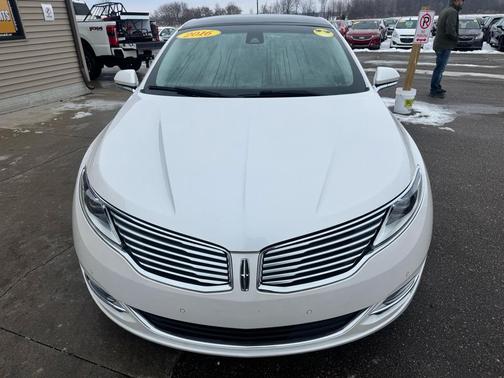2016 Lincoln MKZ Base