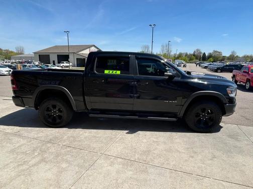 Diamond Black Crystal Pearl 2020 RAM 1500 Rebel