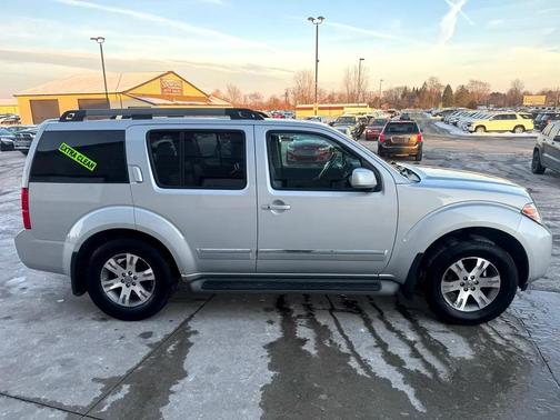 2012 Nissan Pathfinder Silver