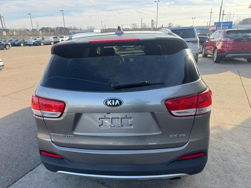 2016 Kia Sorento EX