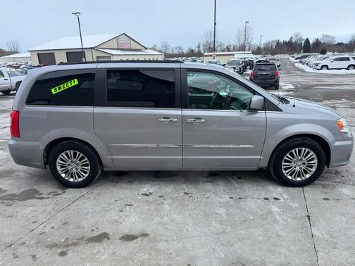 2015 Chrysler Town & Country Touring-L