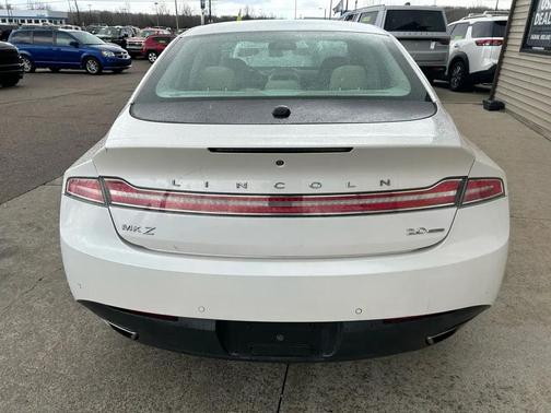 White Platinum Metallic Tri-Coat 2014 Lincoln MKZ Base