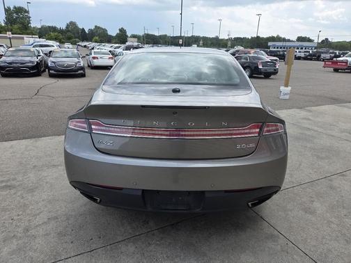 2016 Lincoln MKZ Base