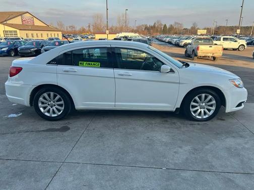 2014 Chrysler 200 Touring