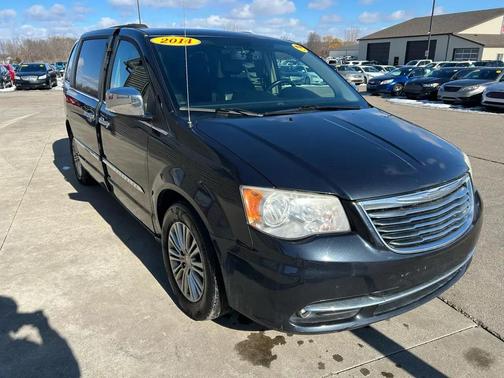 2014 Chrysler Town & Country Touring-L