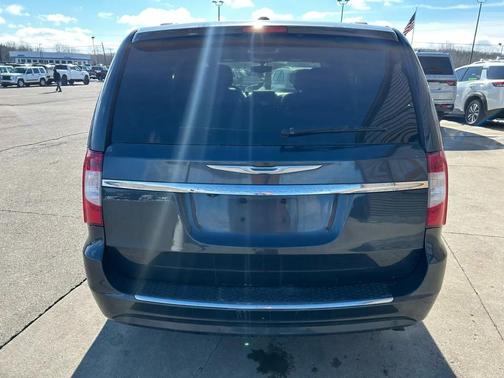 2014 Chrysler Town & Country Touring-L