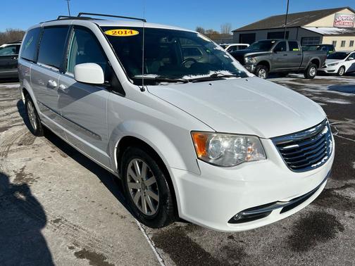 2014 Chrysler Town & Country Touring