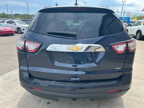 Blue Velvet Metallic 2017 Chevrolet Traverse 1LT