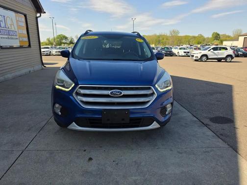 Lightning Blue Metallic 2017 Ford Escape SE