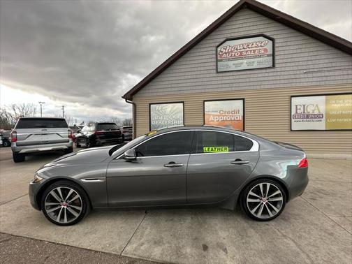 2017 Jaguar XE 35t Prestige