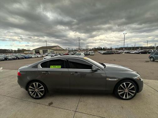 2017 Jaguar XE 35t Prestige