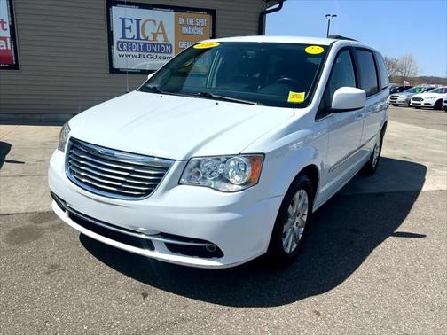 2016 Chrysler Town & Country Touring