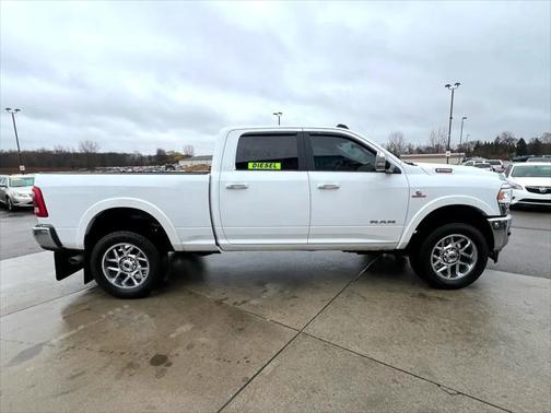 2022 RAM 2500 Laramie Crew Cab 4x4 6'4' Box