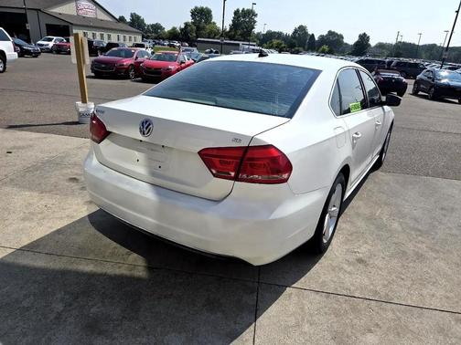 2013 Volkswagen Passat 2.5 SE