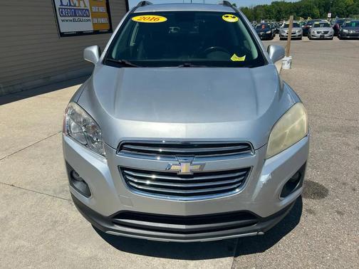 Silver Ice Metallic 2016 Chevrolet Trax LTZ