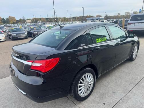 2014 Chrysler 200 LX