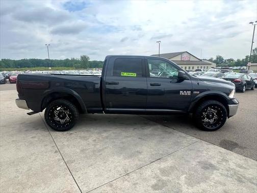 2016 RAM 1500 SLT