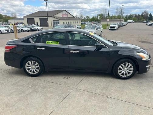 Super Black 2014 Nissan Altima 2.5 SL