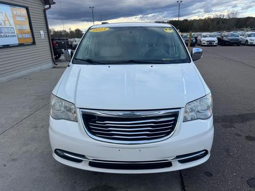 2013 Chrysler Town & Country Touring-L