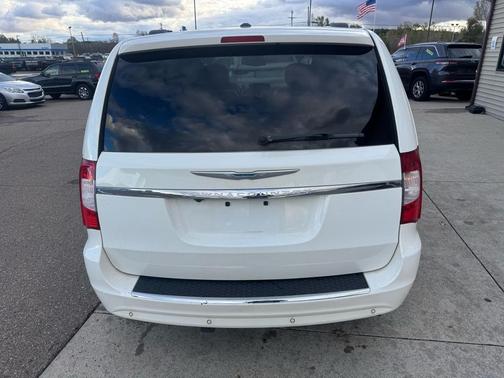 2013 Chrysler Town & Country Touring-L